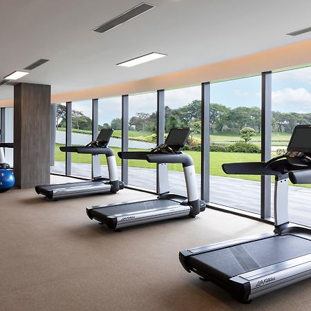 Dusit Thani Laguna Сингапур Экстерьер фото A gym at the hotel