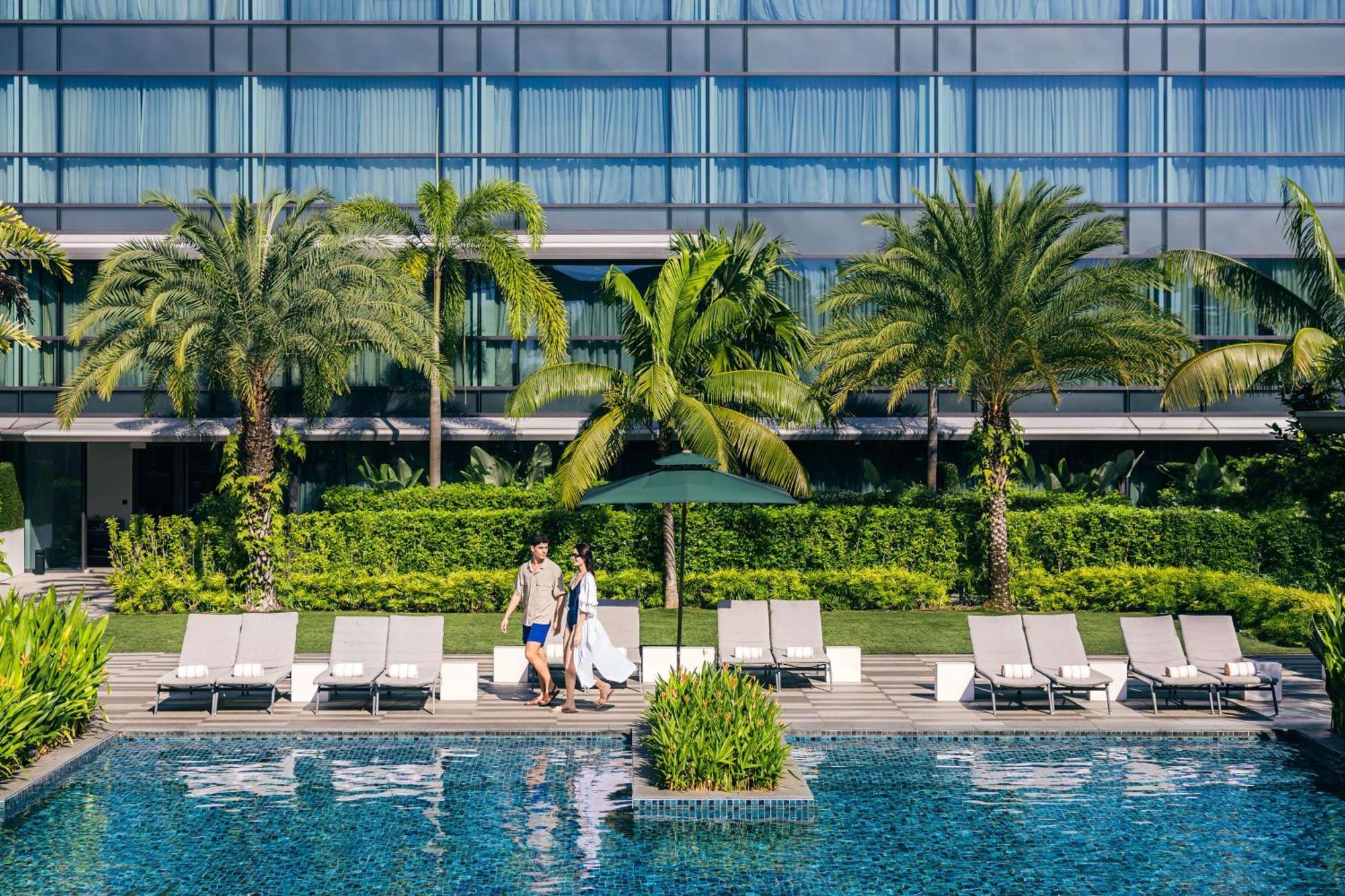 Dusit Thani Laguna Сингапур Экстерьер фото The pool at the hotel